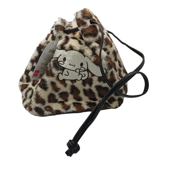 Cinnamoroll (sanrio character) Fur fabric drawstring bag. - Picture 1 of 10